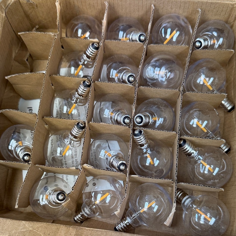 Clear LED Light Bulbs 21 total bulbs g40 120V LED all in excellent condition